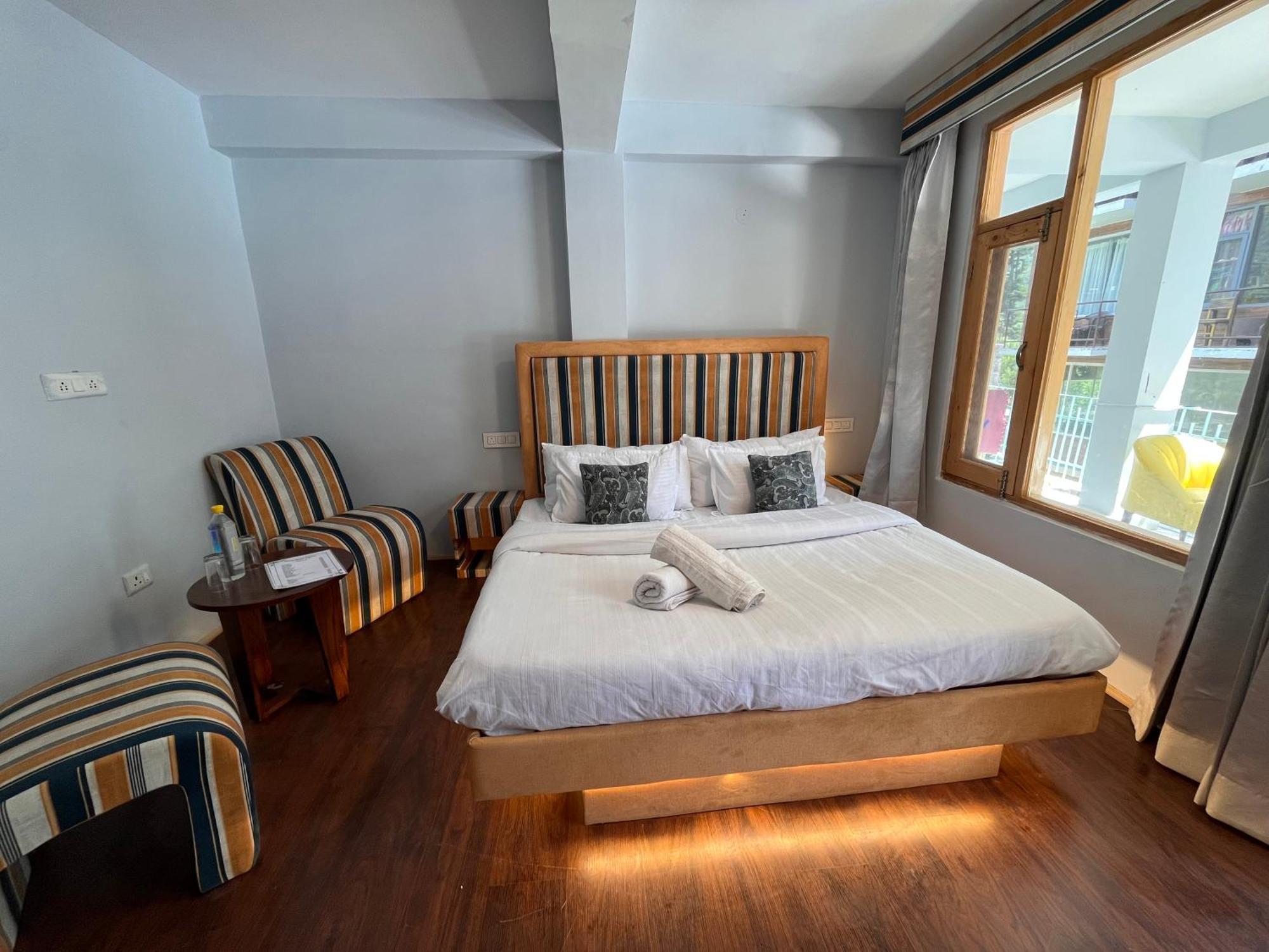 Hotel English Rose, #Personal Parking, #Petfriendly, #Garden, #Bonfire Under The Stars Manāli Extérieur photo