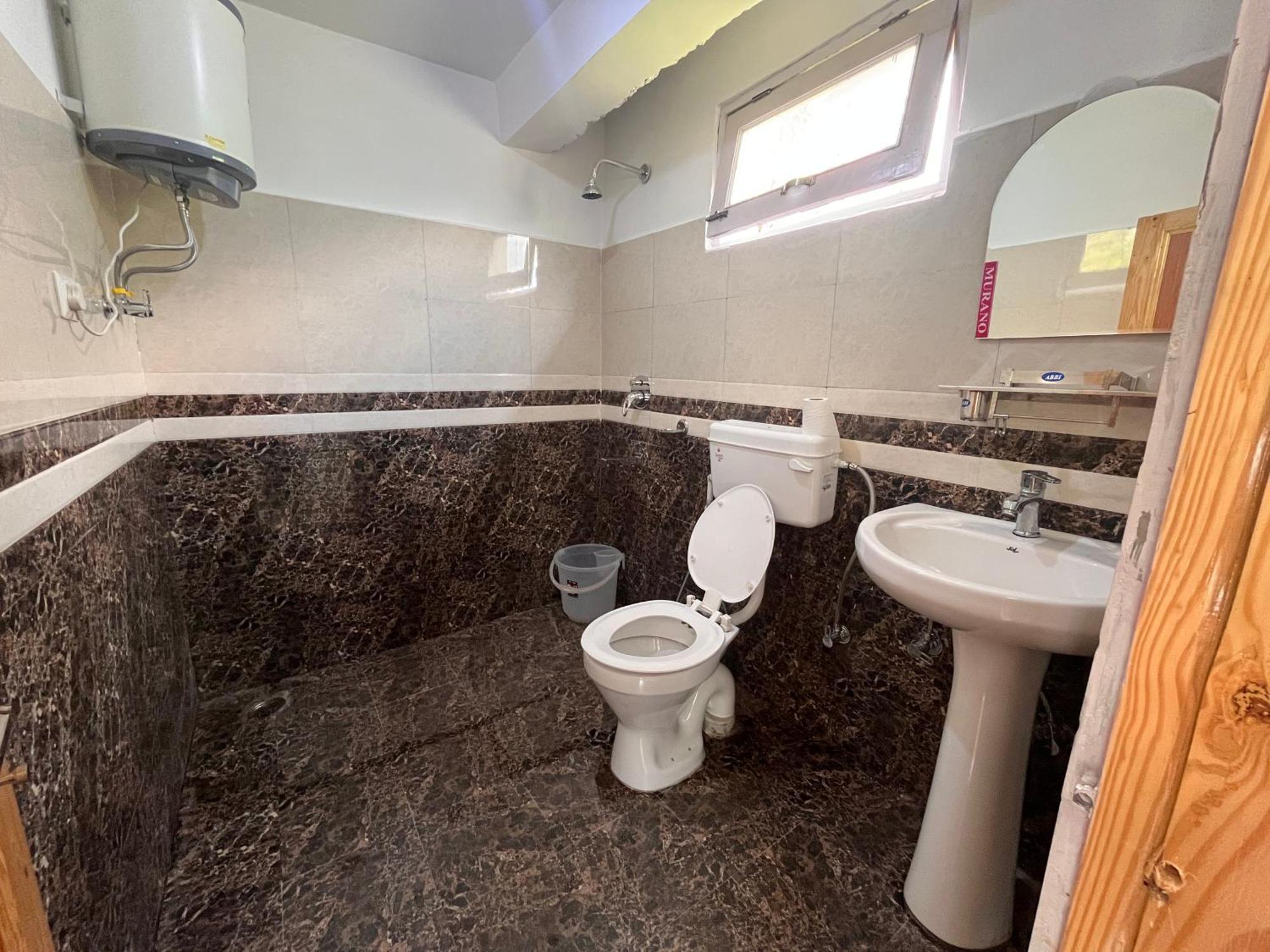 Hotel English Rose, #Personal Parking, #Petfriendly, #Garden, #Bonfire Under The Stars Manāli Extérieur photo