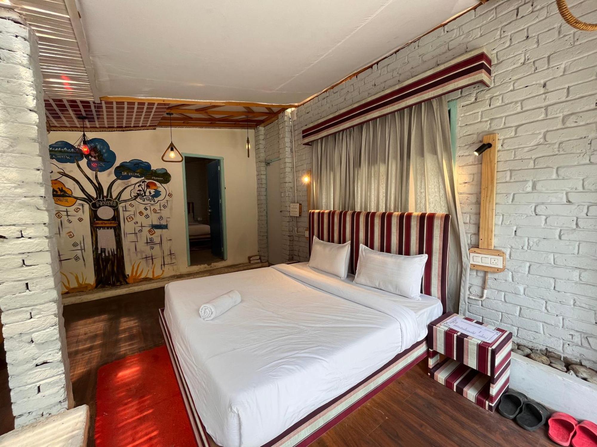 Hotel English Rose, #Personal Parking, #Petfriendly, #Garden, #Bonfire Under The Stars Manāli Extérieur photo