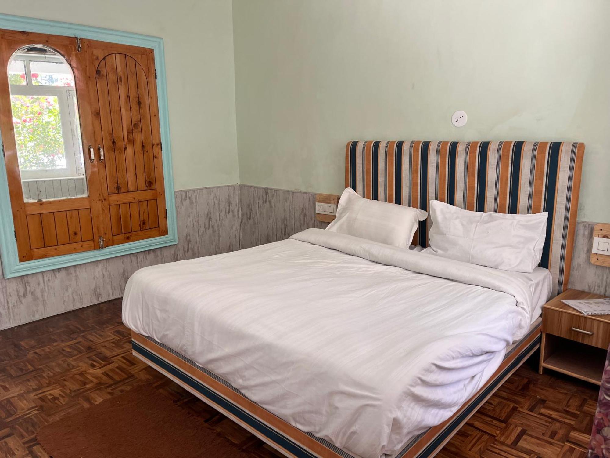 Hotel English Rose, #Personal Parking, #Petfriendly, #Garden, #Bonfire Under The Stars Manāli Extérieur photo