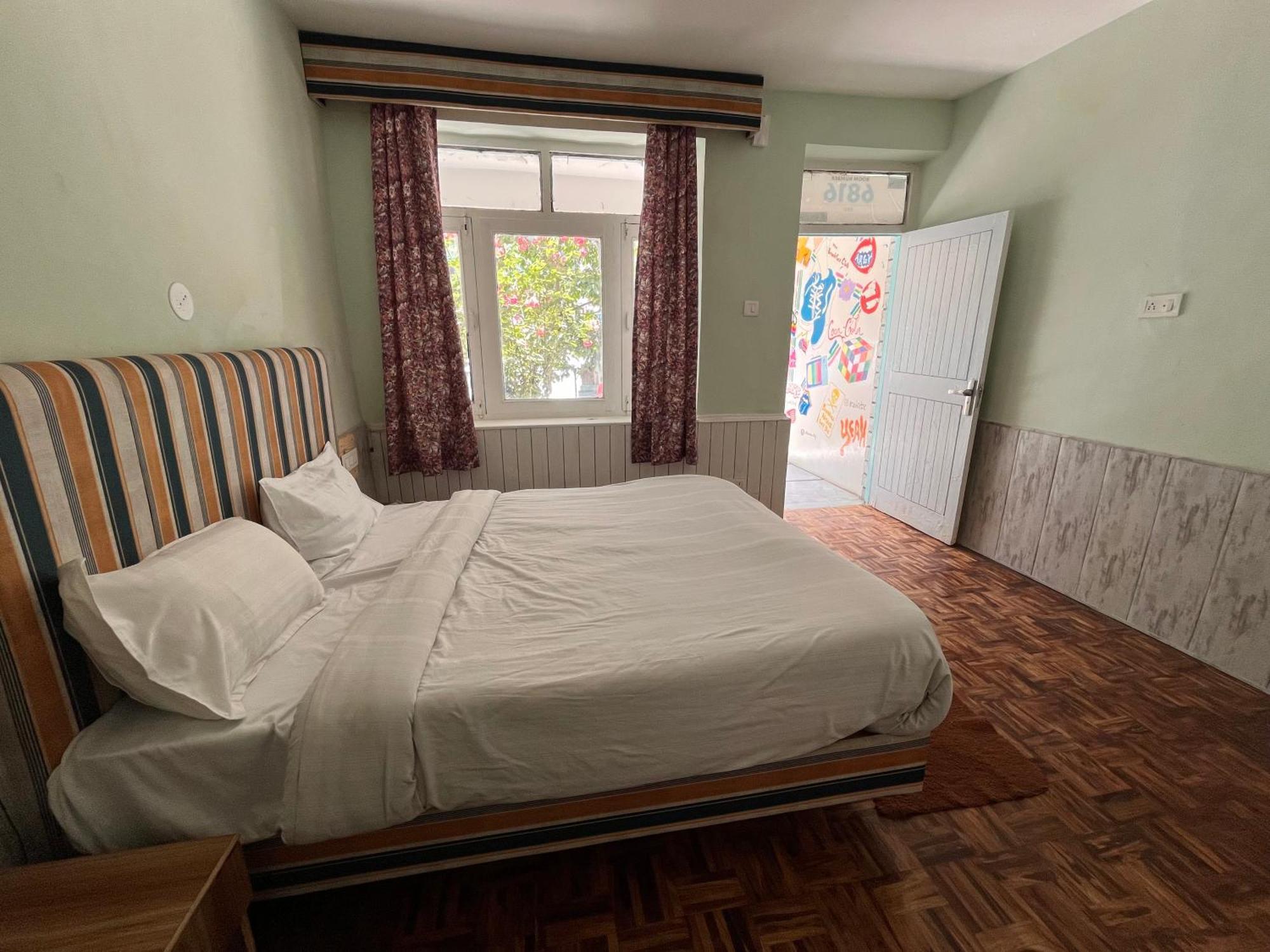 Hotel English Rose, #Personal Parking, #Petfriendly, #Garden, #Bonfire Under The Stars Manāli Extérieur photo
