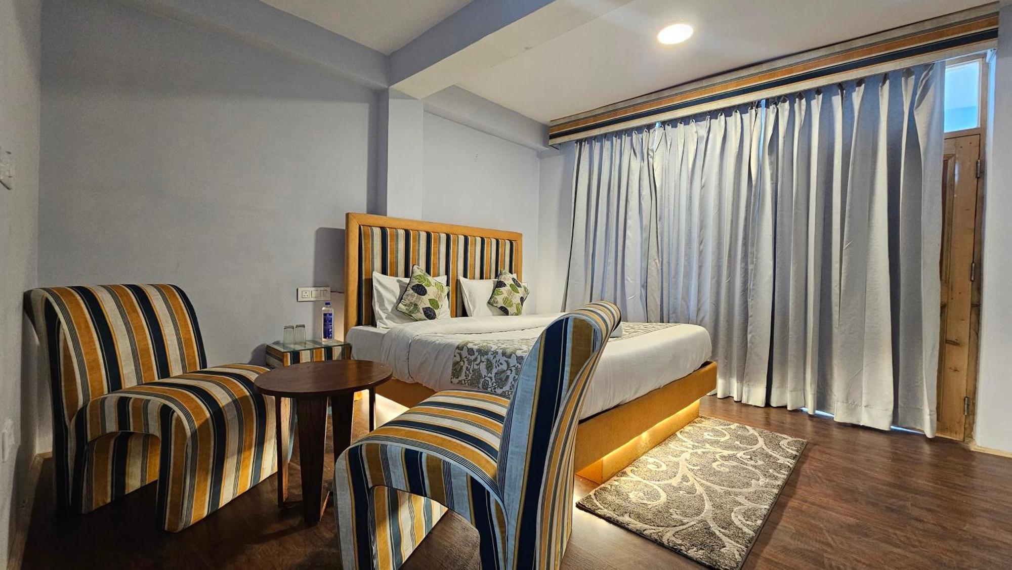 Hotel English Rose, #Personal Parking, #Petfriendly, #Garden, #Bonfire Under The Stars Manāli Extérieur photo