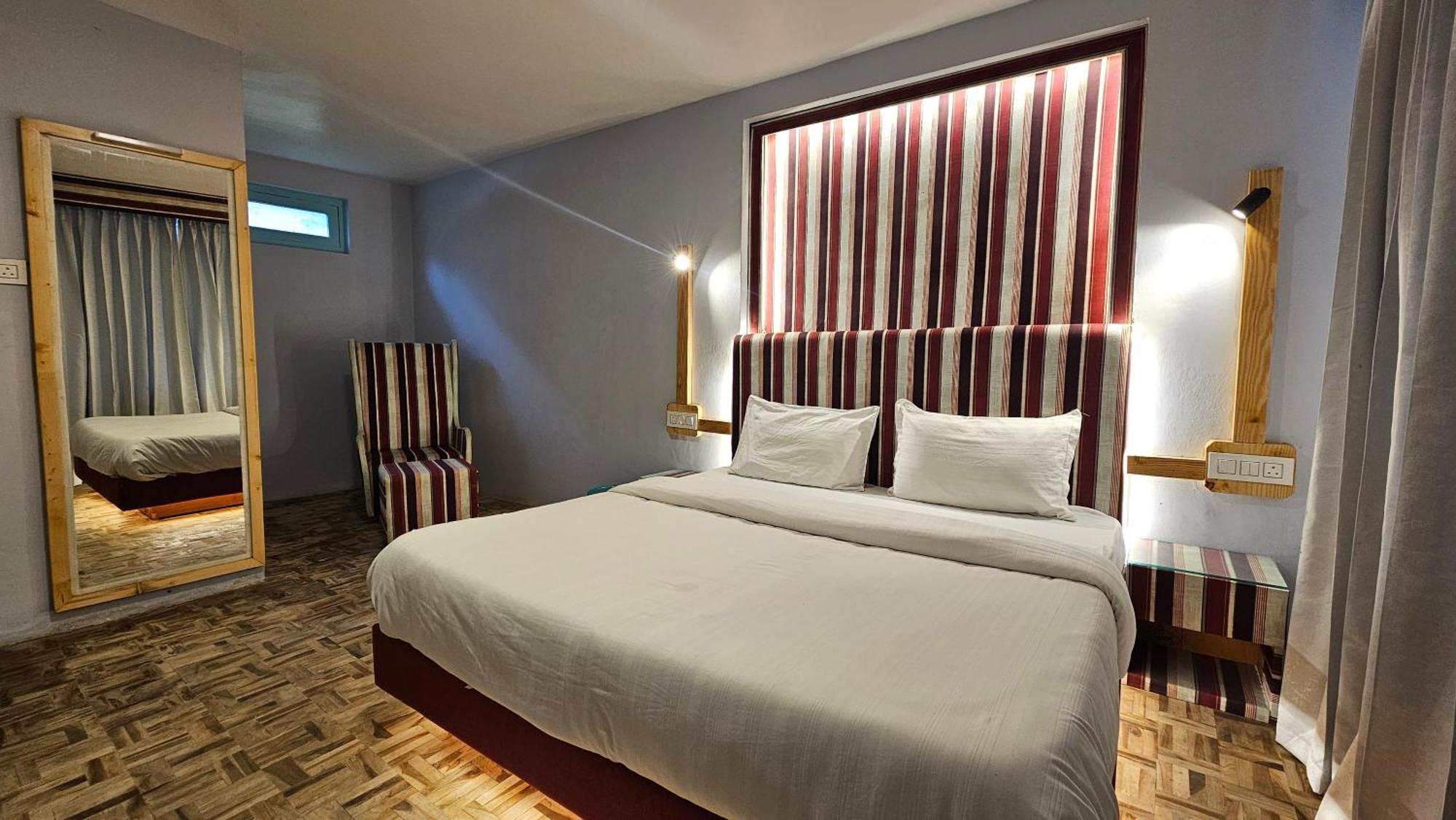 Hotel English Rose, #Personal Parking, #Petfriendly, #Garden, #Bonfire Under The Stars Manāli Extérieur photo