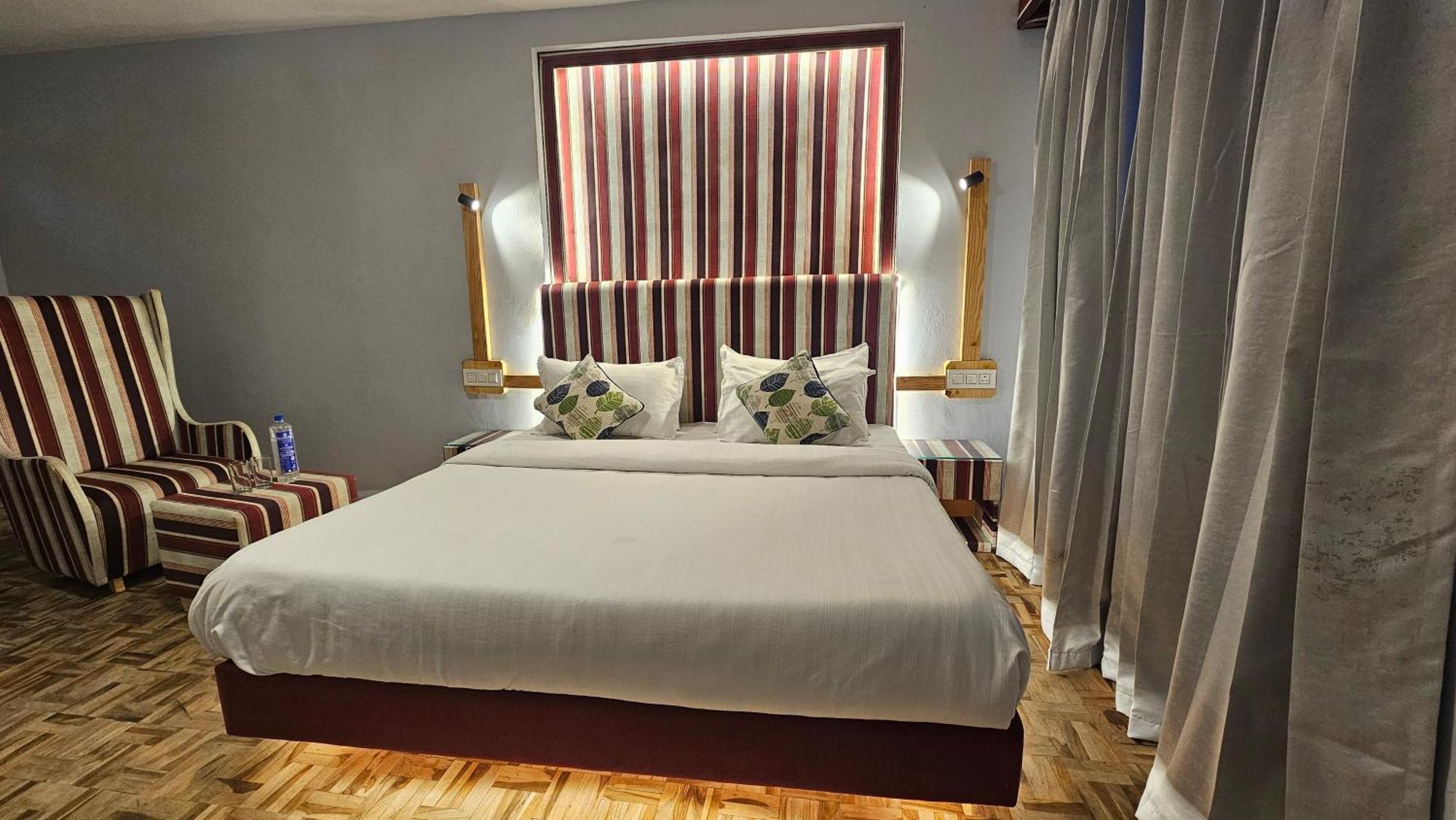 Hotel English Rose, #Personal Parking, #Petfriendly, #Garden, #Bonfire Under The Stars Manāli Extérieur photo