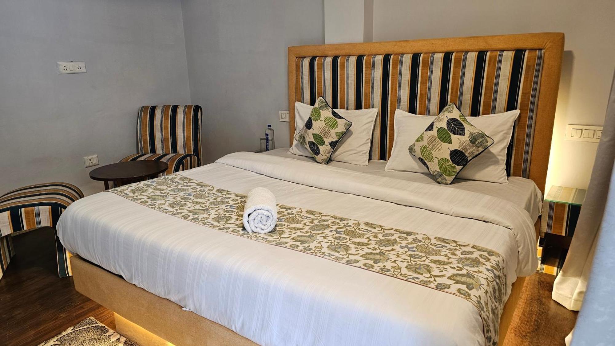 Hotel English Rose, #Personal Parking, #Petfriendly, #Garden, #Bonfire Under The Stars Manāli Extérieur photo