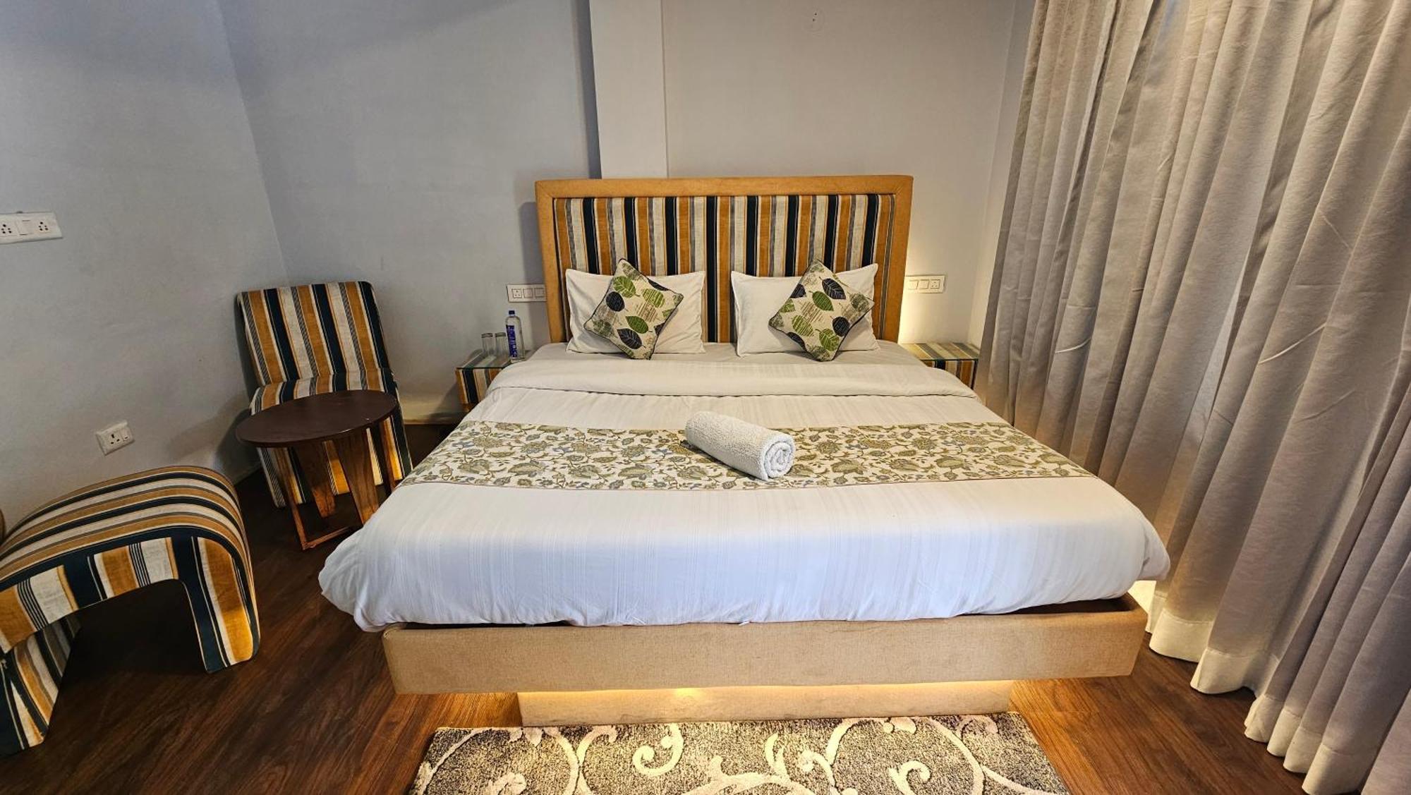 Hotel English Rose, #Personal Parking, #Petfriendly, #Garden, #Bonfire Under The Stars Manāli Extérieur photo