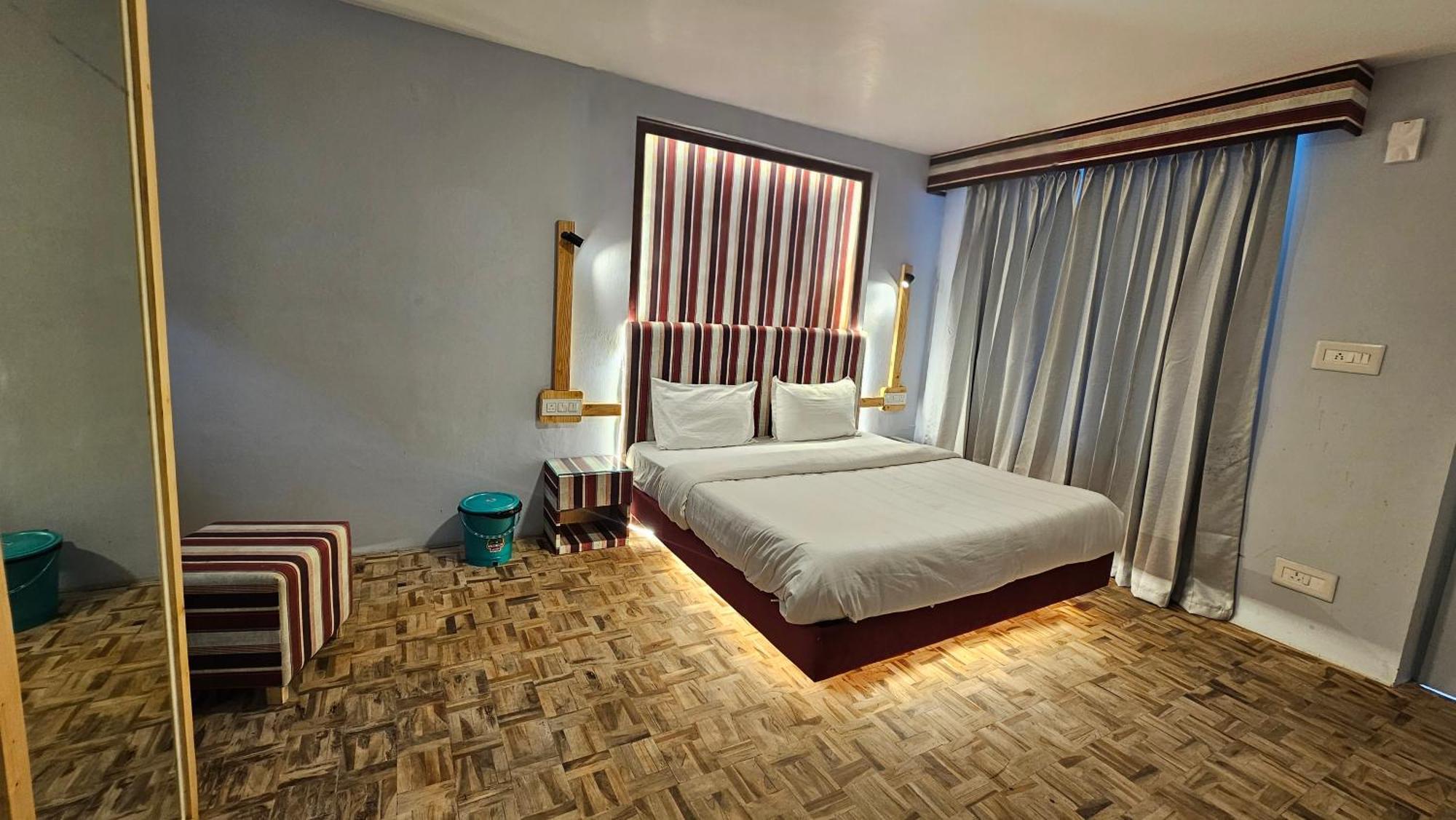 Hotel English Rose, #Personal Parking, #Petfriendly, #Garden, #Bonfire Under The Stars Manāli Extérieur photo